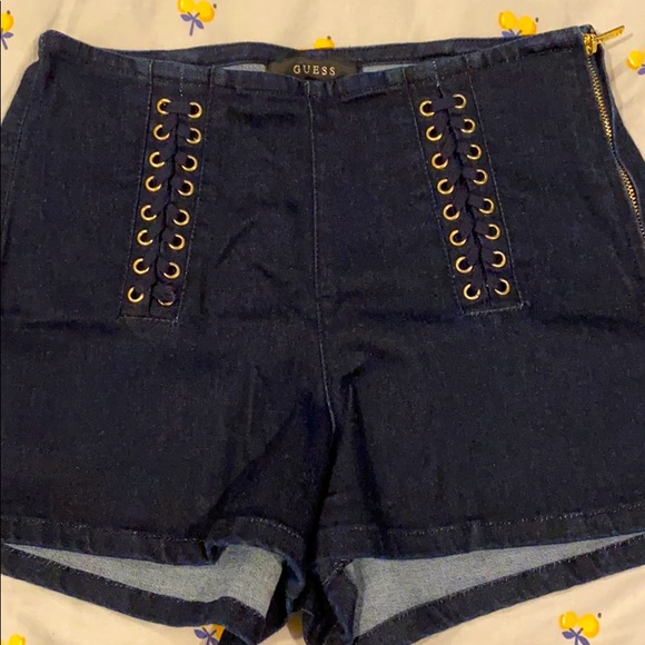 Guess Pants - Guess shorts